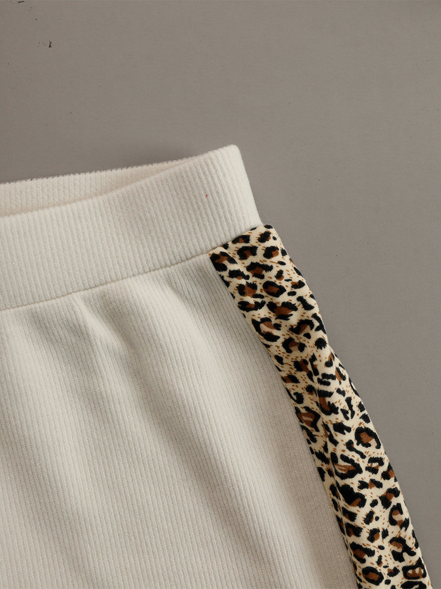 Magda™ | Conjunto Deportivo Chic: Top Cuello Alto y Pantalón Ancho Crudo