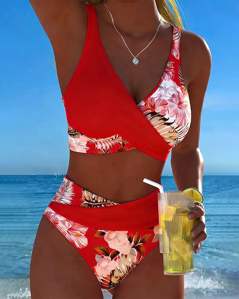 Anabel™ | Bikini con estampado floral en contraste y abertura