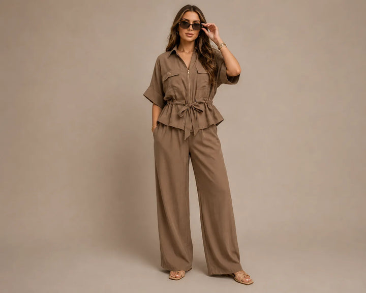 Capri™ | Conjunto de camisa y pantalón