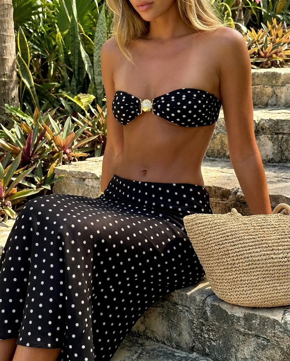 Camelia bikini de lunares con falda, detalle dorado